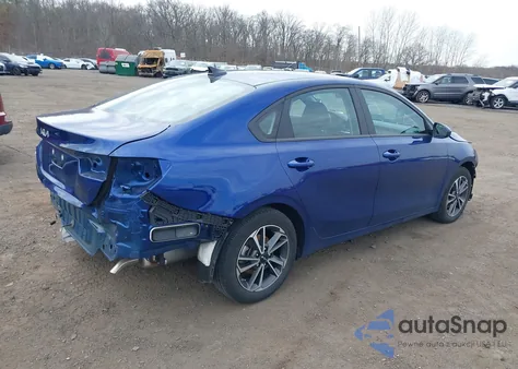 2023 Kia Forte Lxs z USA, uszkodzony, nr VIN 3KPF24AD1PE602579
